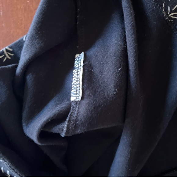 OLD NAVY Women's Sz Petite M Black Leaf Print Stretch Knit Dress - Picture 7 of 8